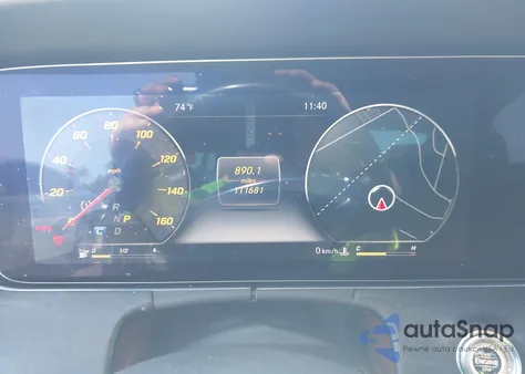 2018 Mercedes-Benz E 400 z USA, uszkodzony, nr VIN WDD1J6FB7JF012292